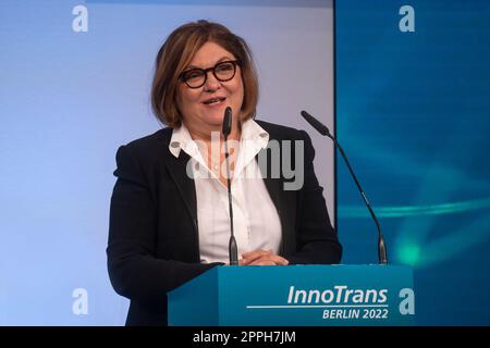 InnoTrans 2022 Eröffnungszeremonie, Podiumsdiskussion „die Zukunft der Mobilität in Zeiten des Klimawandels“ Adina VÄƒlean, EU-Verkehrskommissarin Stockfoto