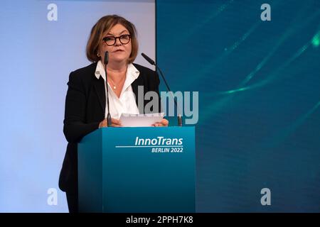 InnoTrans 2022 Eröffnungszeremonie, Podiumsdiskussion „die Zukunft der Mobilität in Zeiten des Klimawandels“ Adina VÄƒlean, EU-Verkehrskommissarin Stockfoto