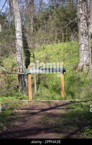 Poverty Point Reservior Trail Schild Stockfoto