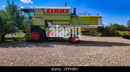 Kiew, Ukraine - 16. Oktober 2020: Claas Harvest Combain Machinery. Stockfoto