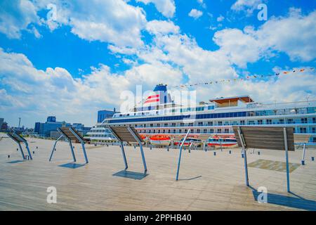 Asuka 2 (ein luxuriöses Kreuzfahrtschiff, das in Yokohama vor Anker liegt) Stockfoto