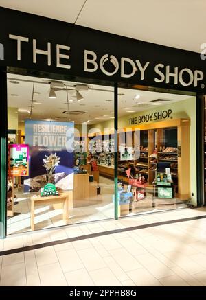 Kiel, Deutschland - 16. Oktober 2022: Eintritt einer Hautpflegewerkstatt mit der Marke „The Body Shop“. Stockfoto