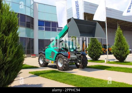 Kiew, Ukraine - 16. Juni 2020: Radlader Kramer Teleskoplader KT307 in Kiew Stockfoto