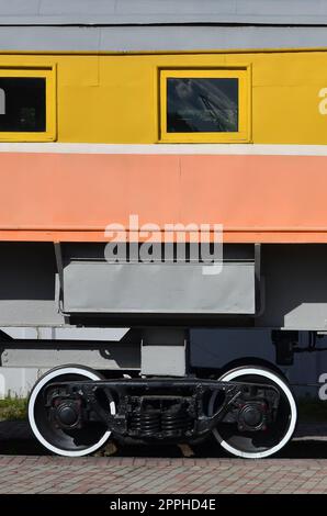 Foto der Räder der russischen Eisenbahn technische Unterstützung Zug Stockfoto