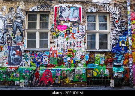 Berlin, Deutschland - 03. Oktober 2022: Das berühmte Hackesche Hoefe in Berlin. Stockfoto