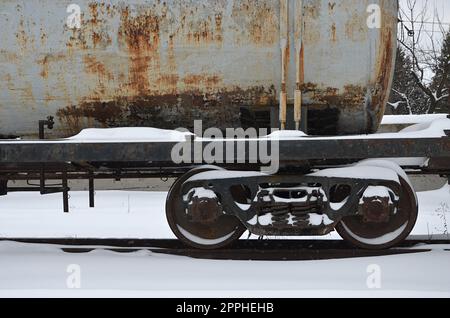 Teile des verschneiten Güterwaggons Stockfoto