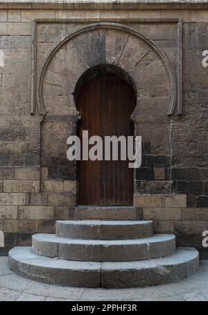 Die Tür führt zum Minarett der Ibn Tulun Moschee Stockfoto