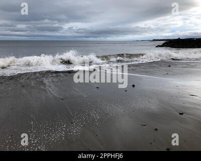 Dunbar ist eine Stadt an der Nordseeküste in East Lothian im Südosten Schottlands, rund 30 Meilen östlich von Edinburgh und 30 Meilen von der englischen Grenze nördlich von Berwick-upon-Tweed entfernt. Dunbar ist ein ehemaliger königlicher Burghafen und hat seinen Namen einer kirchlichen und zivilen Gemeinde gegeben. Es ist berühmt als Geburtsort von John Muir, dem berühmten schottisch-amerikanischen Umweltschützer. Stockfoto