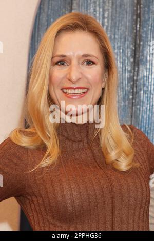 Stefanie Hertel, Johanna Mross, Stefanie Hertel besucht das Musical Mamma Mia mit ihrem Mann und ihrer Tochter, Bühnentheater Neue Flora, Hamburg, 27.11.2022 Stockfoto