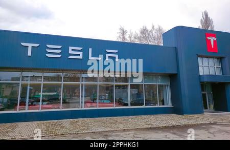 Kiew, Ukraine - 15. August 2020: TESLA CAR Store in Kiew, Ukraine Stockfoto