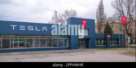 Kiew, Ukraine - 15. August 2020: TESLA CAR Store in Kiew, Ukraine Stockfoto