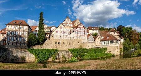 Fachwerkhäuser SchwÃ¤bisch Hall aus dem Mittelalter am Fluss Kocher Panorama in Deutschland Stockfoto