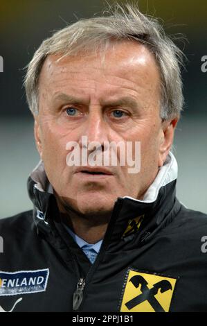 ARCHIVFOTO: Josef HICKERSBERGER wird am 27. April 2023 75, Josef HICKERSBERGER, AUT, Bundescoach Austria.Portrait. Österreich-Deutschland 0-3, Fußballspiel, Nationalmannschaft am 6. Februar 2008 im Ernst-Happel-Stadion. ?SVEN SIMON, Princess-Luise-Str.41#45479 Muelheim/Ruhr#Tel. 0208/9413250#Fax 0208/9413260#Account 244 293 433 P ostbank E ssen BLZ 360 100 43#www.SvenSimon.net#e-mail:SvenSimon@t-online.de. Stockfoto