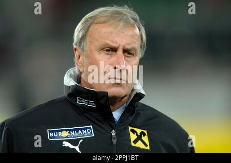 ARCHIVFOTO: Josef HICKERSBERGER wird am 27. April 2023 75, Josef HICKERSBERGER, AUT, Bundescoach Austria.Portrait. Österreich-Deutschland 0-3, Fußballspiel, Nationalmannschaft am 6. Februar 2008 im Ernst-Happel-Stadion. ?SVEN SIMON, Princess-Luise-Str.41#45479 Muelheim/Ruhr#Tel. 0208/9413250#Fax 0208/9413260#Account 244 293 433 P ostbank E ssen BLZ 360 100 43#www.SvenSimon.net#e-mail:SvenSimon@t-online.de. Stockfoto