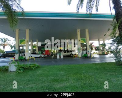 Antalya, Türkei - 11. Mai 2021: BP-Tankstelle in Antalya, Türkei Stockfoto