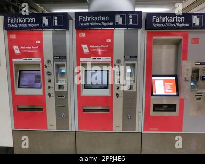 Verkaufsautomat für den Verkauf von Fahrkarten für öffentliche Verkehrsmittel (Biletomat, Ticketomat) Stockfoto