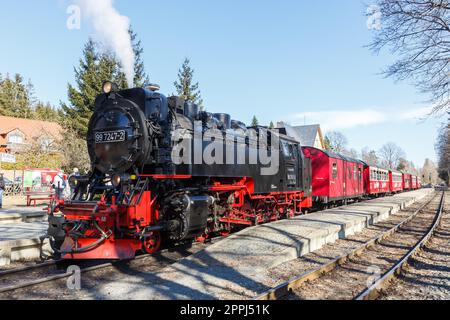 Brockenbahn-Dampflokomotiven am Bahnhof drei Annen Hohne in Deutschland Stockfoto