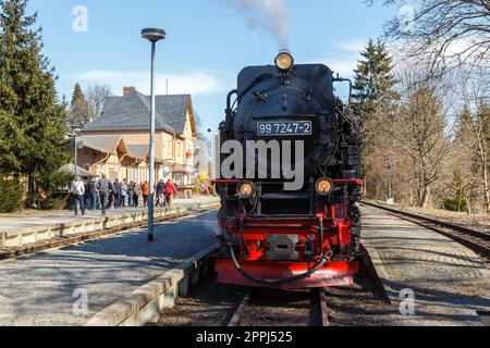 Brockenbahn-Dampflokomotiven am Bahnhof drei Annen Hohne in Deutschland Stockfoto