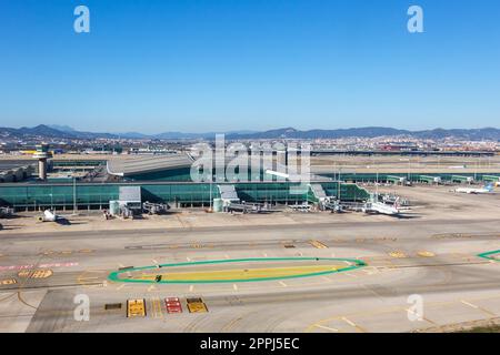 Flughafen Barcelona Terminal 1 aus der Vogelperspektive in Spanien Stockfoto