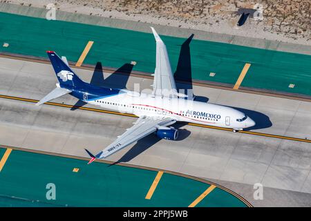 Aeromexico Boeing 737-800 Flugzeug am Los Angeles Flughafen in der Vereinigten Staaten aus der Vogelperspektive Stockfoto
