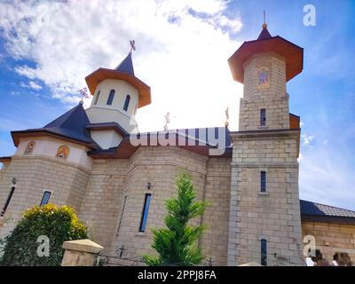 Oituz, Rumänien - 26. September 2022: Orthodoxe Gemeinde Oituz Stockfoto