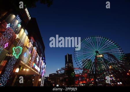 Yokohama Minato Mirai Stadt und abendlicher Blick Stockfoto