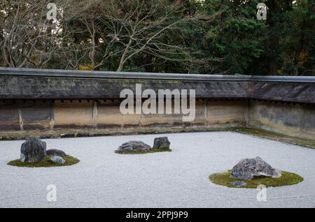 Der kare-sansui Zen Garten in Ryoan-ji. Stockfoto