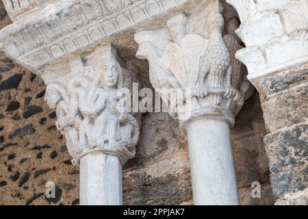 Abtei St. Michael - Sacra di San Michele - Italien. Gargoyle Monster Skulptur, 11. Jahrhundert. Stockfoto