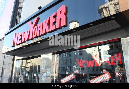 Bukarest, Rumänien - 31. Dezember 2022: New Yorker Shop Stockfoto