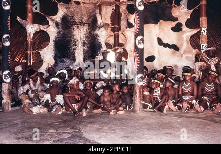 Zulu Leute an der Shakaland Zulu Dorf, nkwalini Tal, Kwazulu Natal, Südafrika. Stockfoto