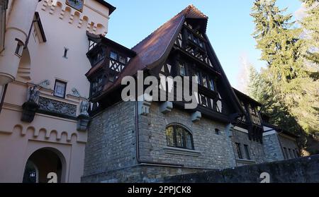 Sinaia, Rumänien. Typische Architektur mit deutschem Einfluss in der Stadt aus den Karpaten Stockfoto