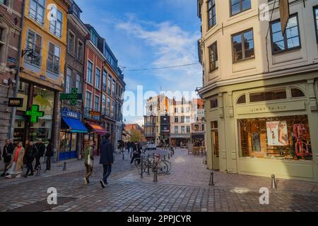 Typische Straßenszene in Vieux-Lille Stockfoto