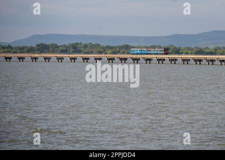 THAILAND LOPBURI PA SAK JOLASID STAUDAMM-ZUG Stockfoto