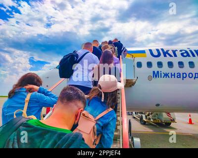 Zaporizhzhia, Ukraine - 11. Mai 2021: Ukraine International Airlines Boeing 737 Stockfoto