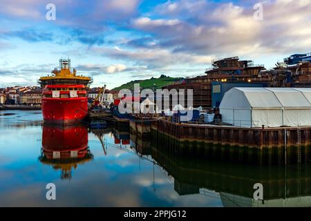 Astilleros Balenciaga Werft in Spanien mit Schiffen von Edda Brint und Edda Goleo im Bau. Stockfoto