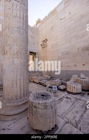 Propylaia, monumentales zeremonielles Tor zur Akropolis von Athen, Griechenland. Stockfoto