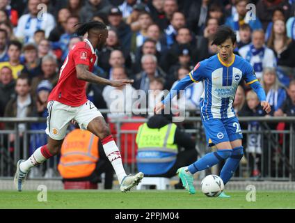 Brighton & Hove Albion's Kaoru Mitoma während des FA Cup - Halbfinale Fußballspiele zwischen Brighton und Hove Albion gegen Manchester United in Wemb Stockfoto