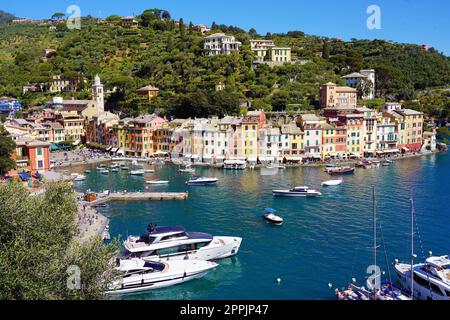 Wunderschöner Luftblick auf Portofino Bay, Genua, Italien Stockfoto