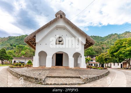 Kirche Iglesia de San Andres de Pisimbala Stockfoto