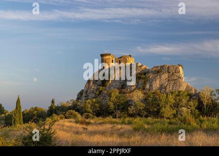 Ruinen des Chateau de lÂ in der Nähe des Chateauneuf-du-Pape, Provence, Frankreich Stockfoto