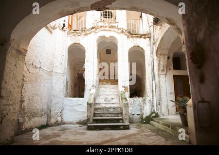 Altes, zerstörtes Gebäude auf Procida Island, Italien Stockfoto