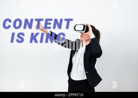 Konzeptionelle Bildunterschrift Inhalt ist König. Geschäftsansatz Online-Werbestrategie Suchmaschinen-Marketing Stockfoto