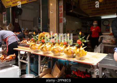Entenkochen auf der Straße in Hanoi, Vietnam Stockfoto
