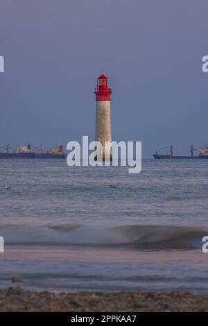 PHARE de Chauvea bei Ile de Re mit Schiffen nach La Rochelle, Pays de la Loire, Frankreich Stockfoto