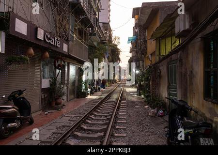 Hanoi-Bahnstraße im Stadtzentrum Stockfoto