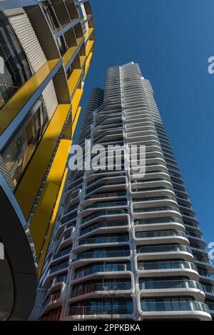 Die Fassaden des Grand Tower und der Skyline Plaza, Frankfurt, Deutschland Stockfoto