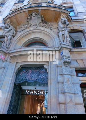 MANGO Bekleidungsgeschäft in Prag, Tschechische republik Stockfoto