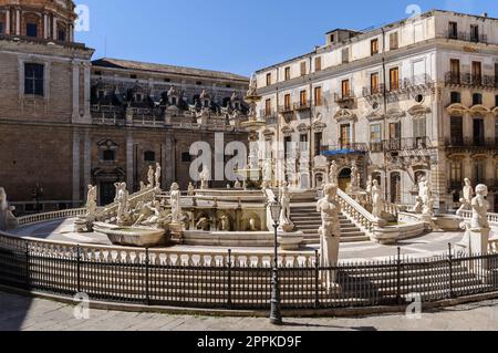 Brunnen Fontana Pretoria in Palermo Stockfoto