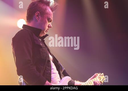 Curitiba, Brasilien. 24. April 2023. PR - CURITIBA - 04/23/2023 - CURITIBA, SHOW IN TIEFEM LILA - Simon McBride, während einer Aufführung der Band Deep Purple, bei Live in der Stadt Curitiba, diesen Sonntag (23). Die britische Band ist auf Tour in Südamerika. Foto: Robson Mafra/AGIF/Sipa USA Guthaben: SIPA USA/Alamy Live News Stockfoto