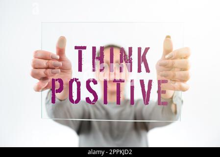 Textunterschrift mit „positiv denken“. Schaufenster für Unternehmen Gedanken schaffen, die eine Person ermutigen und dazu beitragen, neue Energie zu tanken Stockfoto